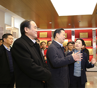 安徽省政協主席張昌爾、合肥市政協主席韓冰等領導一行蒞臨洽洽參觀考察